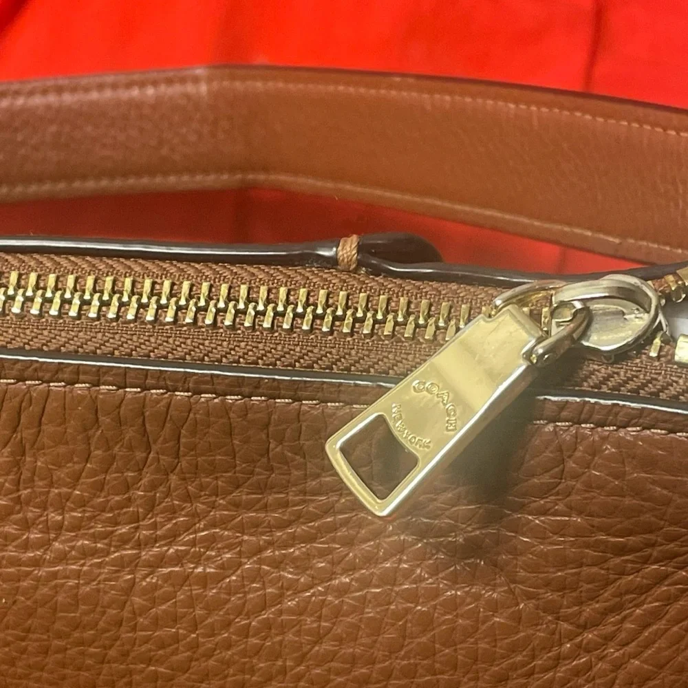 Like New Coach Genuine Leather medium size convertible bag shoulder brown cognac - Picture 12 of 13